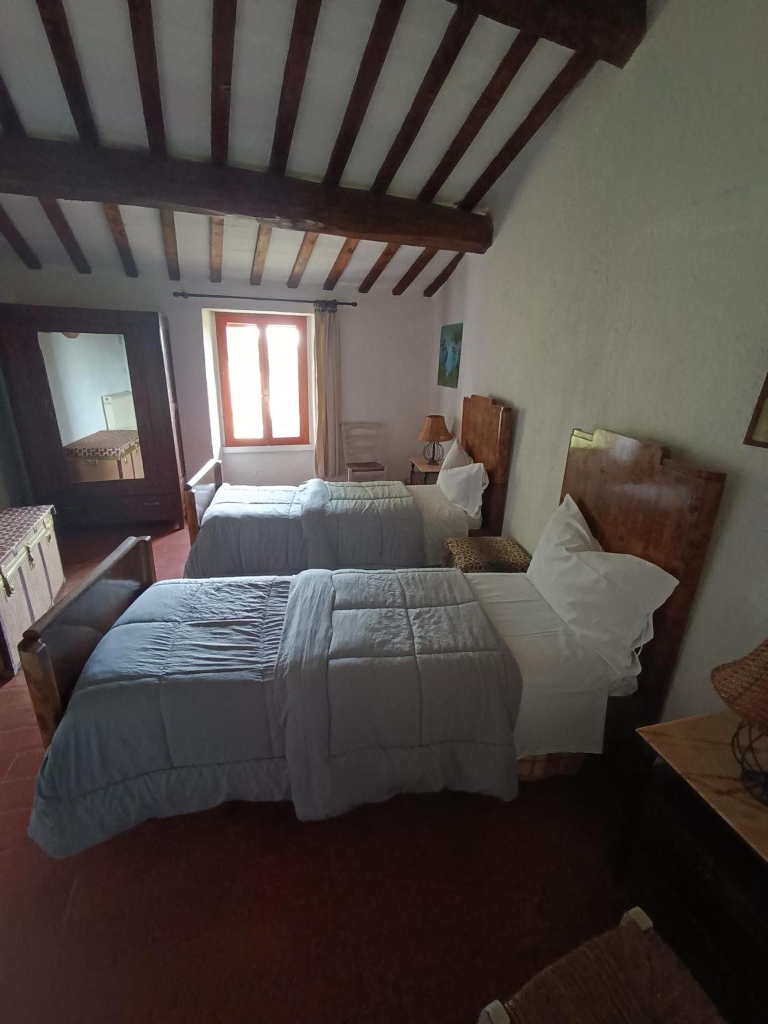 Pilgrim Rooms 구비오 객실 사진